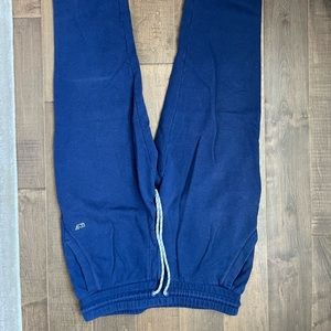 Vineyard vines blue sweatpants